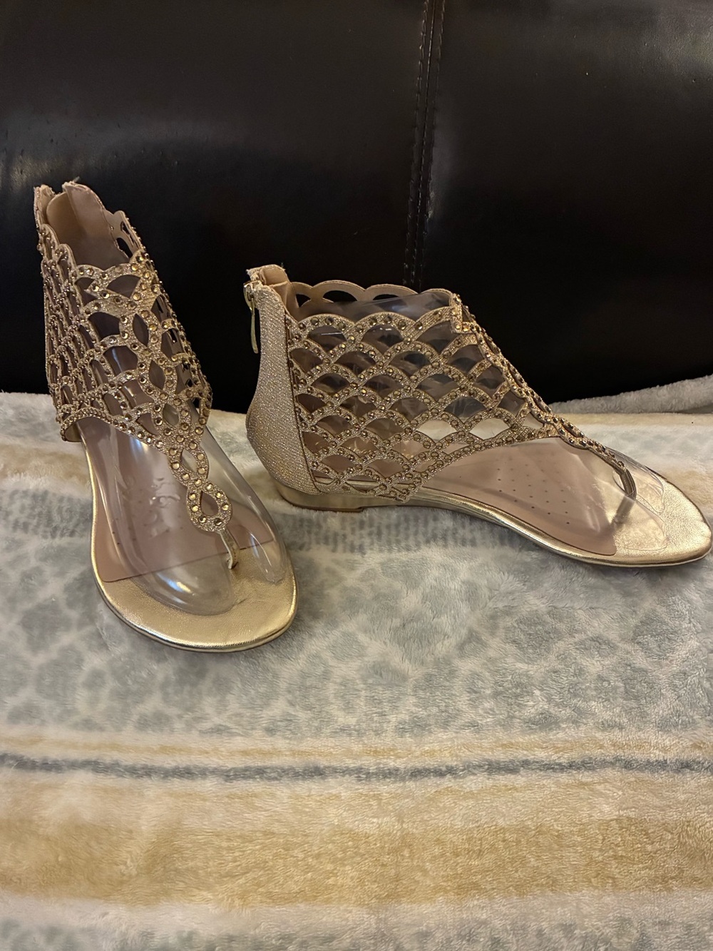 N w/o T Dream Pairs women’s Gold Rhinestone Cage Gladiator Sandals. Size 5 1/2